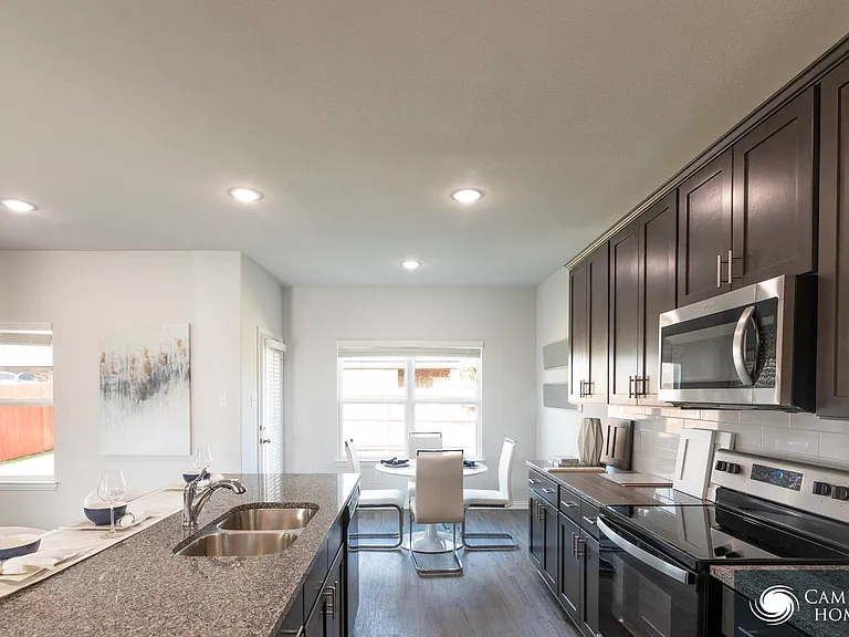 1447 Lakebrook Dr — Photo 15