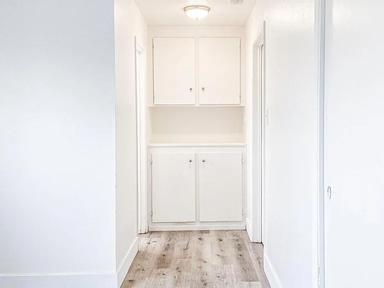Newman Court — Photo 10