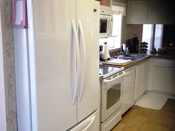 4th image of 25803 Alicia Dr