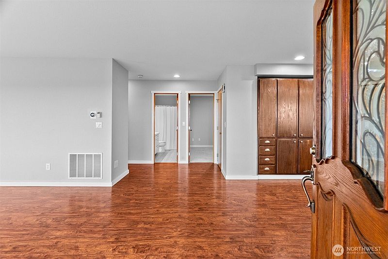 5th image of 2025 5th Street SE