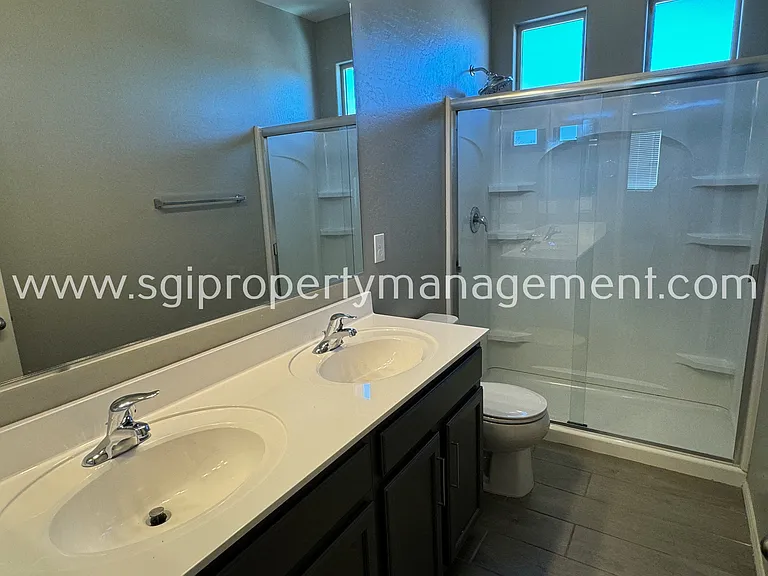 21080 W Almeria Rd — Photo 9