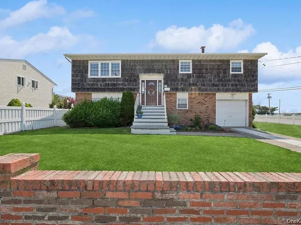 54 Acapulco Street, Atlantic Beach, NY 11509