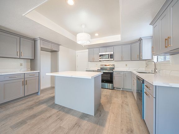 2nd image of 8662 Quail Valley Dr