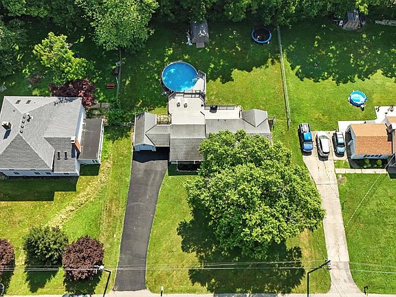3rd image of 1880 Wiltshire Blvd