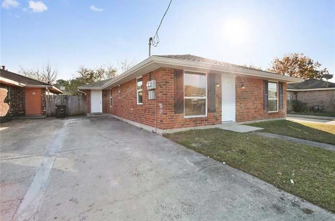 2618 Dawson St — Photo 1