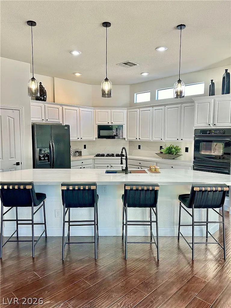 4 bed, 3.0 bath, 2448 sqft, $3,495 — Photo 3