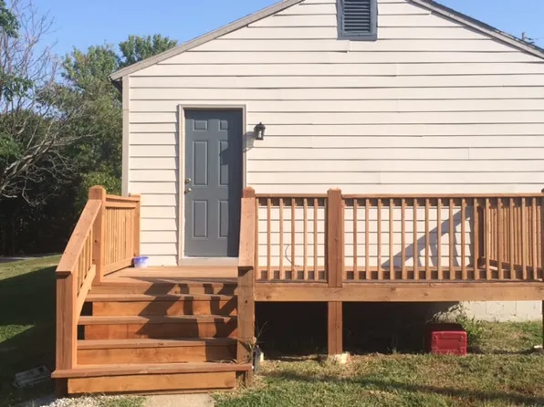 8195 Center Dr, De Soto, KS 66018