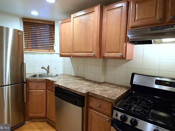 3rd image of 903-05 Clinton St #9051R