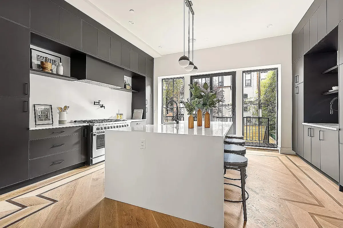 226 Macon Street — Photo 1
