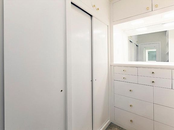2nd image of 640 Mason St APT 207