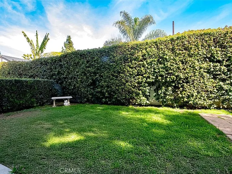 7310 Balboa Blvd #F — Photo 51