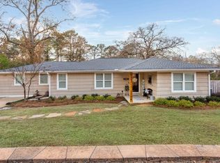402 Chickasaw Ln, Trussville, AL 35173