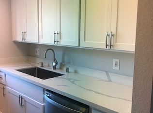 917 Sierra Vista Ave #M, Mountain View, CA 94043
