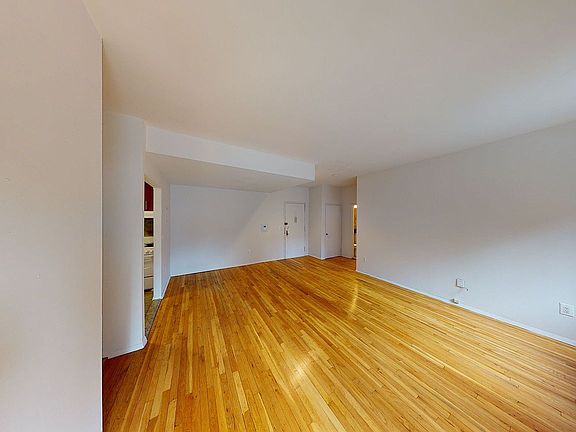 4th image of 284 Mott St APT 1B