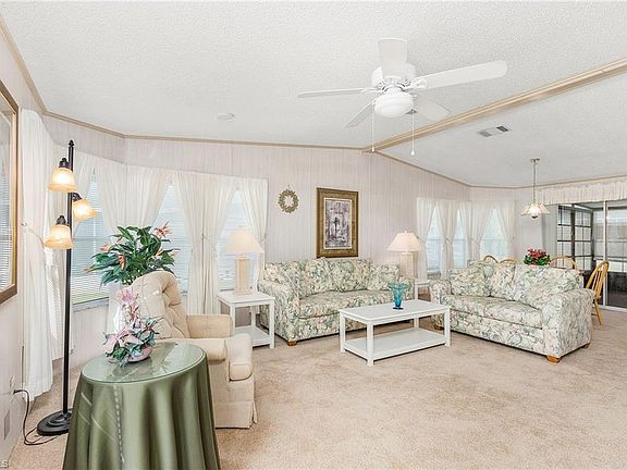 5th image of 451 Rainbow Dr