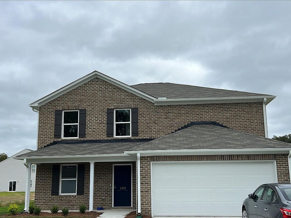 2nd image of 1212 Manor Drive