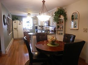 5th image of 8 Tinkham Ln