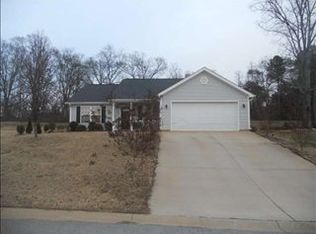 113 Glastonbury Dr, Greer, SC 29651