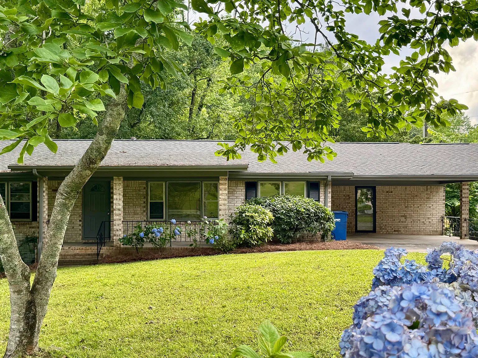Westview Dr SW, Covington — Photo 1
