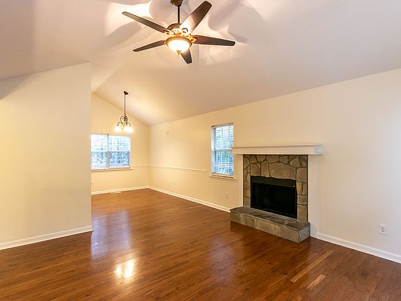 5th image of 350 Nottingham Dr