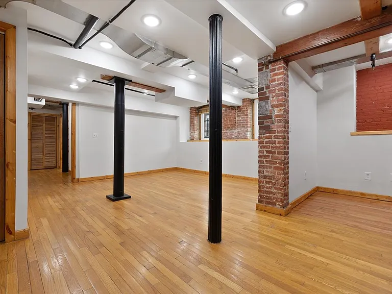 325 Lafayette St #1003 — Photo 11