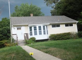 1500 Broadwood Dr, Rockville, MD 20851