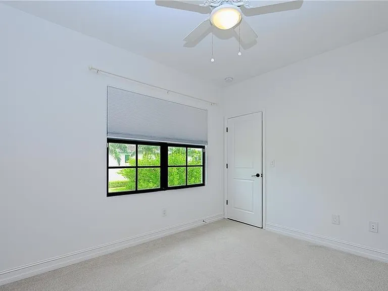 7320 Rockefeller Dr — Photo 16