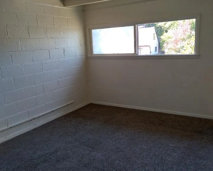 112 NE 5th Ave #4 — Photo 4