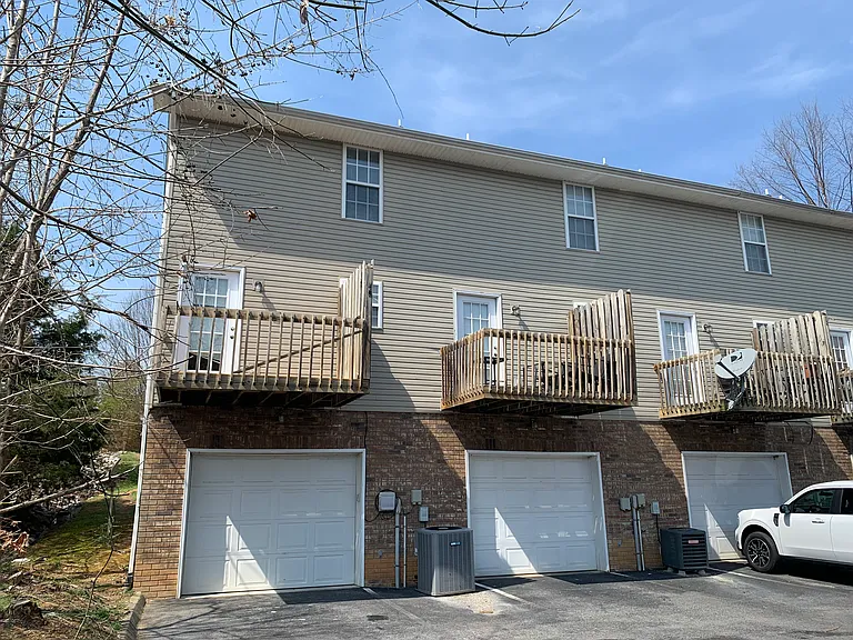 15 Lake Village Ct #15 — Photo 21