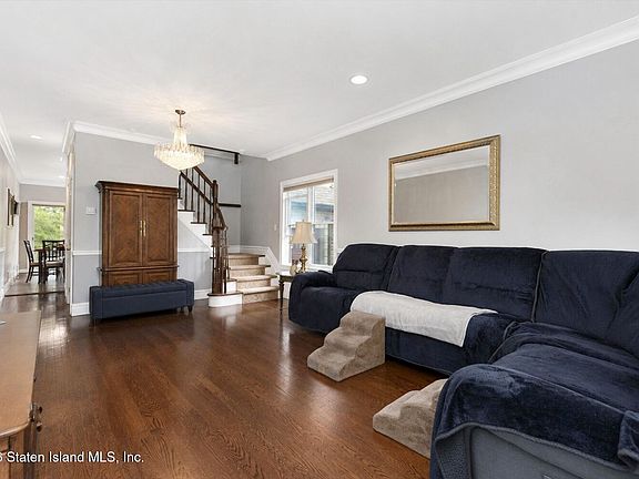 3rd image of 52 Perona Ln