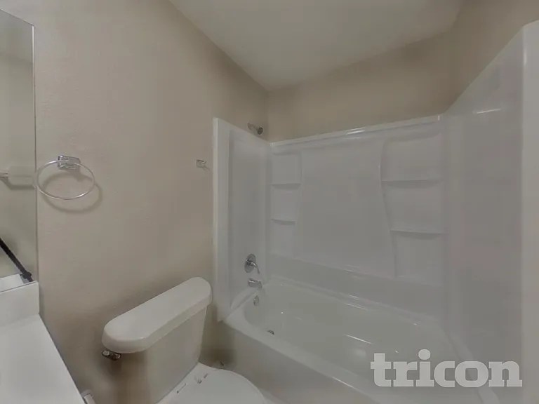 213 Dean Ct — Photo 9