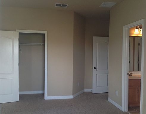 3rd image of 1547 Hanks Ave