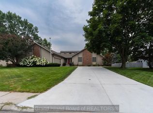 3127 Woodridge Blvd, Grand Island, NE 68801