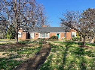 30 Fox Mdws, Saint Louis, MO