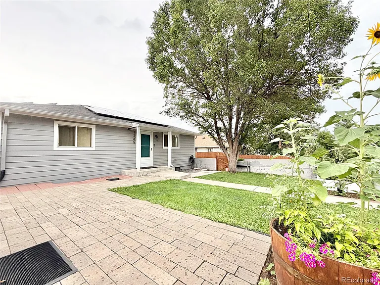 1285 W Gill Pl — Photo 3