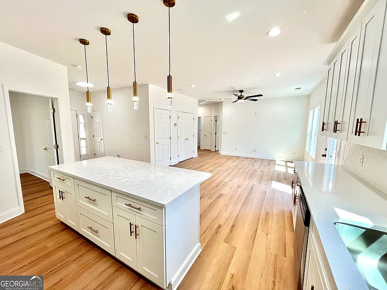 204 Custer Cir — Photo 16