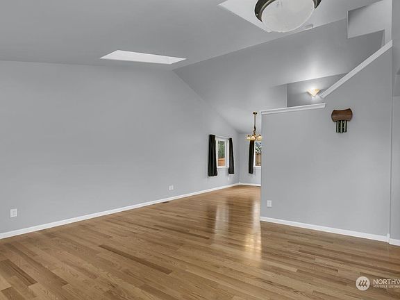 4th image of 19417 77th Avenue Ct E