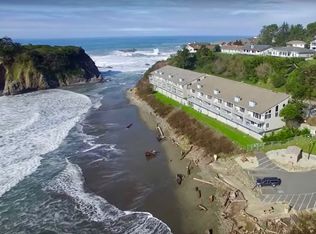 200 Macklyn Cove Dr APT 8, Brookings, OR 97415