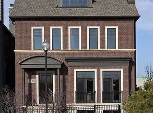 2730 N Hartland Ct, Chicago, IL 60614