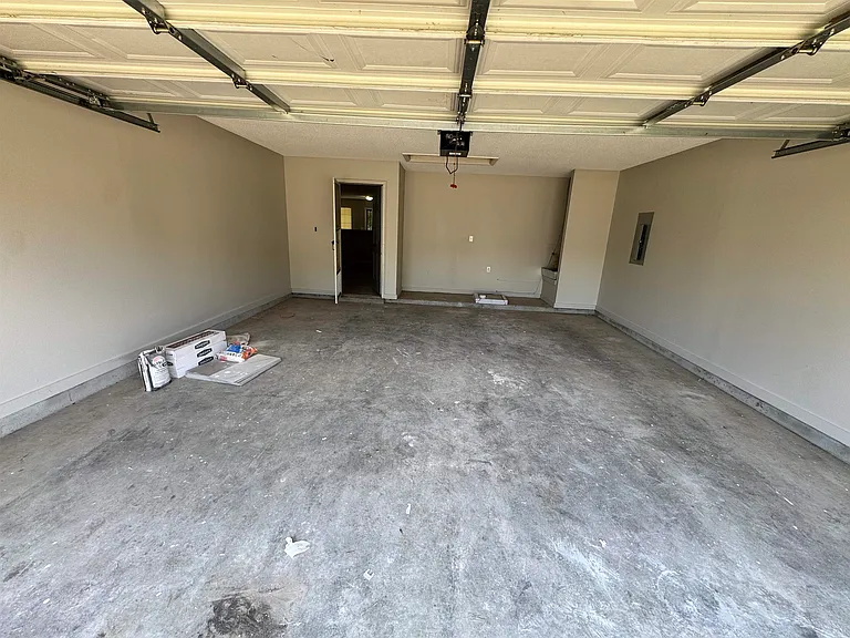 6628 Whitten Grove Dr — Photo 10