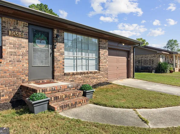 1064 Meadowbrook Ln NW, Conyers, GA 30012