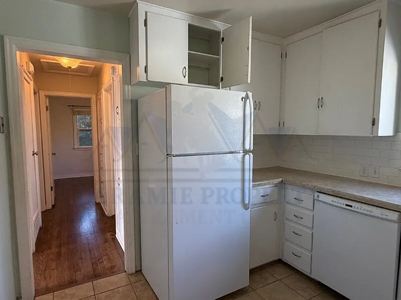 3 bed, 2.0 bath, 1452 sqft, $1,899 — Photo 4