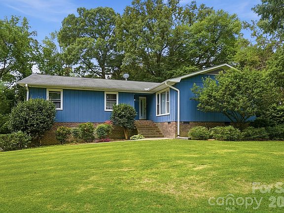 3rd image of 214 Griffin Ln
