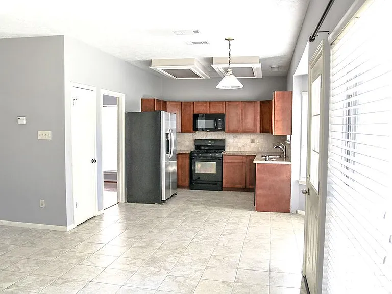 1126 Long Prairie Dr — Photo 12