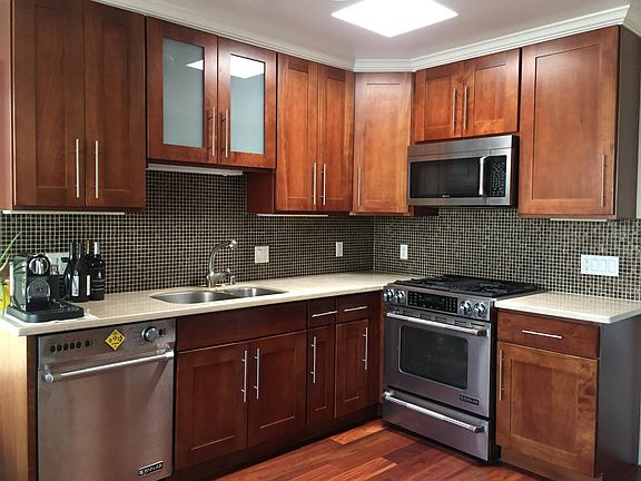 2nd image of 675 Cole St APT 7