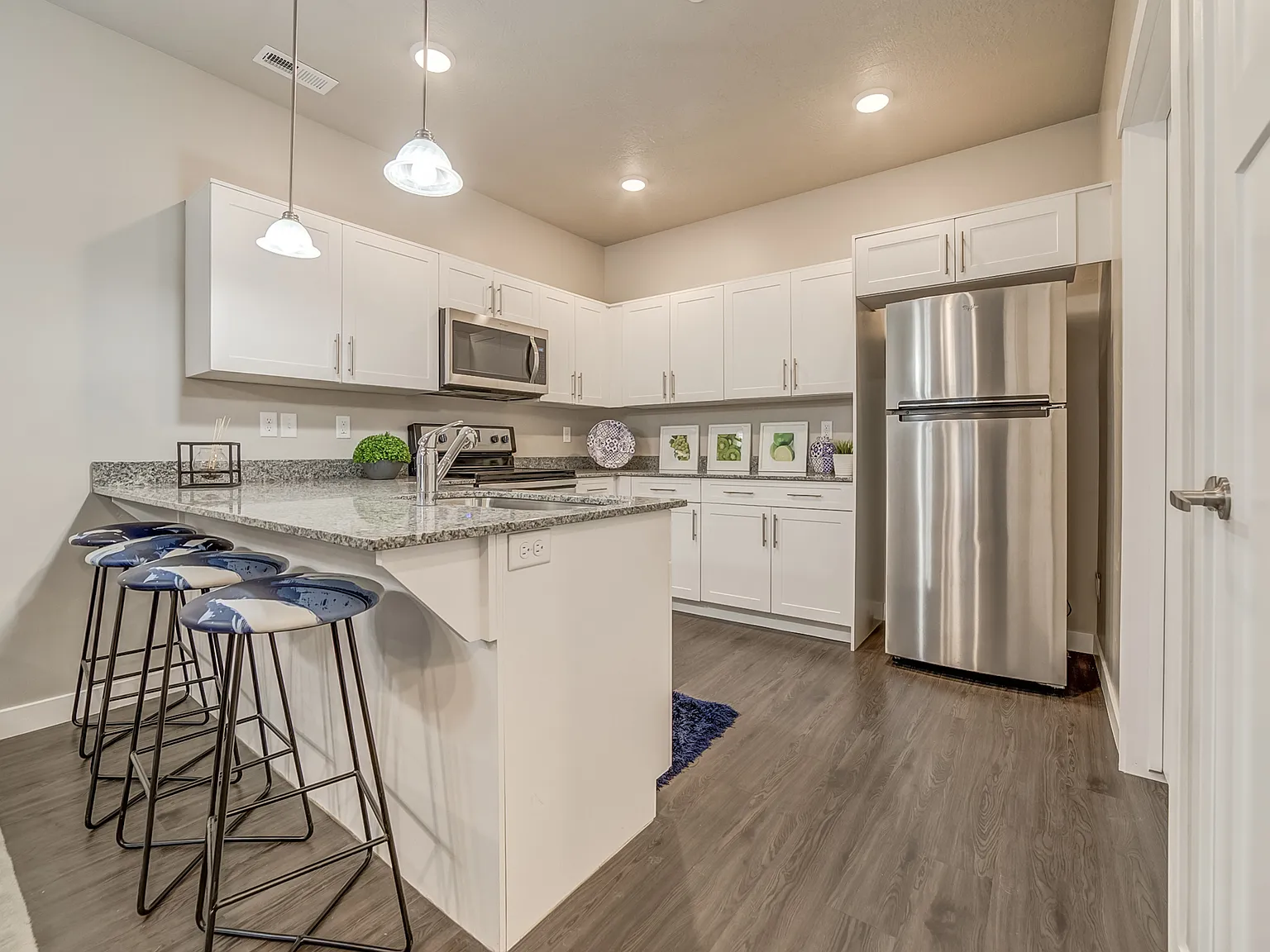 Vine Bldg 23: Unit 209 Type 1: Standard - 209 — Photo 2