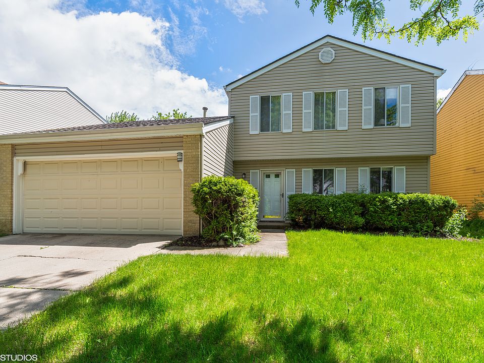 1st image of 33 Monterey Dr
