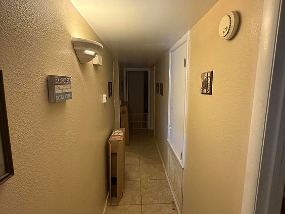 3rd image of 136 Acoma Blvd N