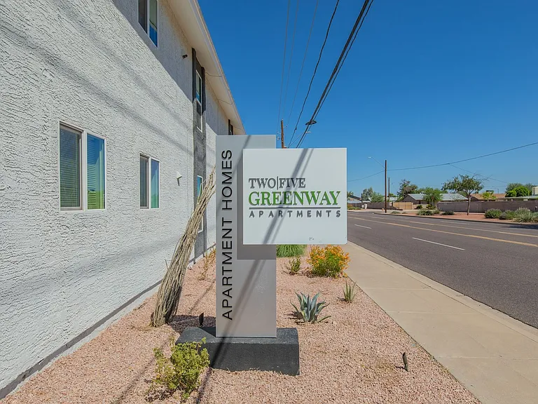 Two Five Greenway Apartments — Photo 18