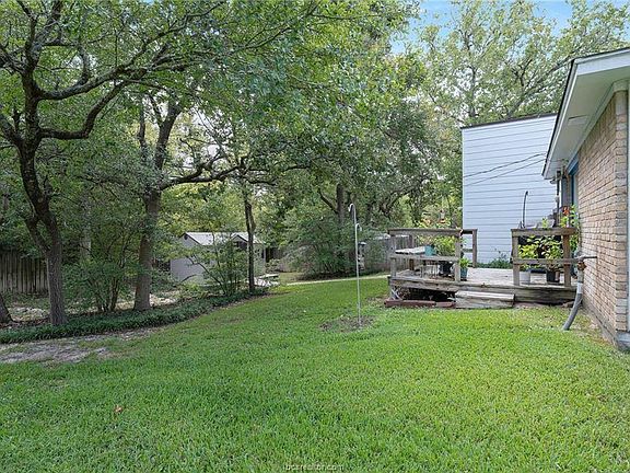 5th image of 3911 Old Oaks Dr
